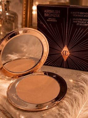 Charlotte Tilbury Airbrush Bronzer - Matte Bronzing Powder in Bronze